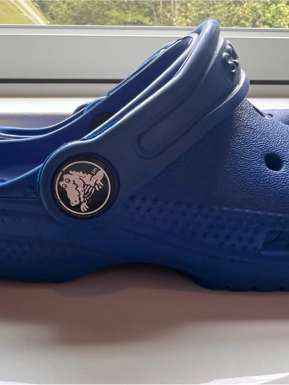 CROCS easy off